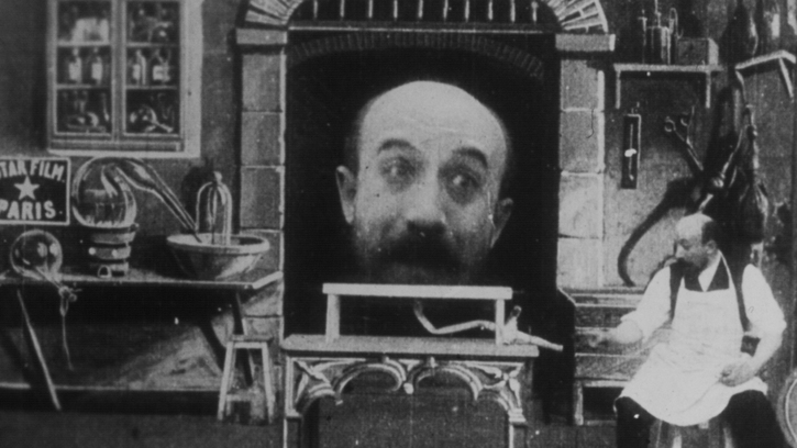 L Homme à La Tête En Caoutchouc