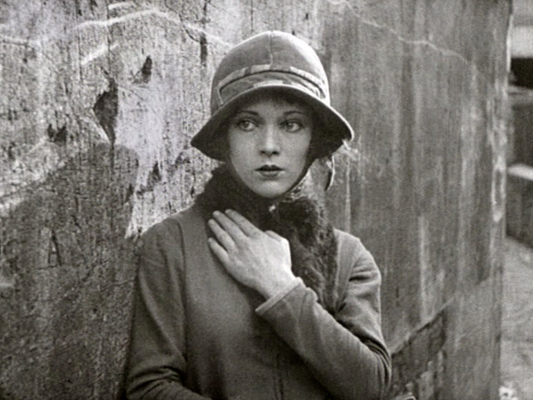 Ménilmontant - Dimitri Kirsanoff - 1924 - Collections La Cinémathèque française