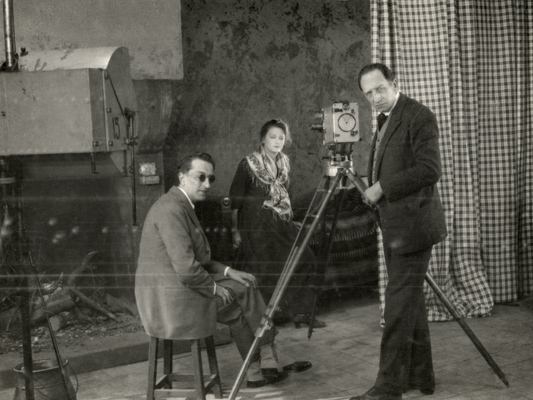 Inondation photo de tournage  - Louis Delluc - 1923 - Collections La Cinémathèque française