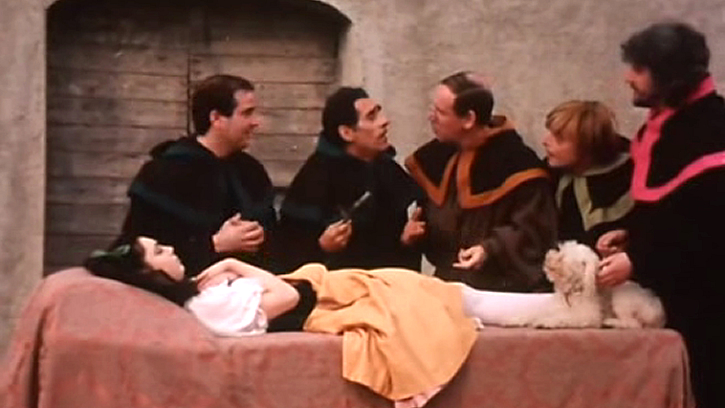 Blanche-Neige et les sept sadiques