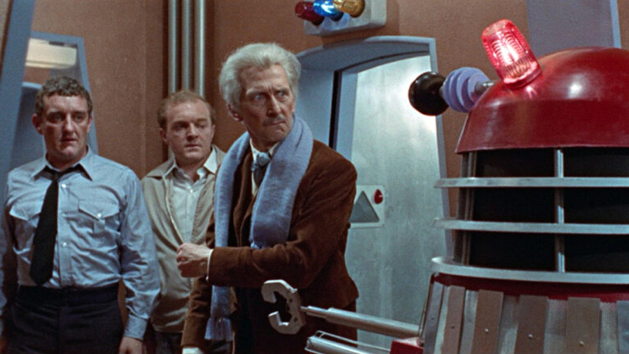 Les Daleks envahissent la Terre