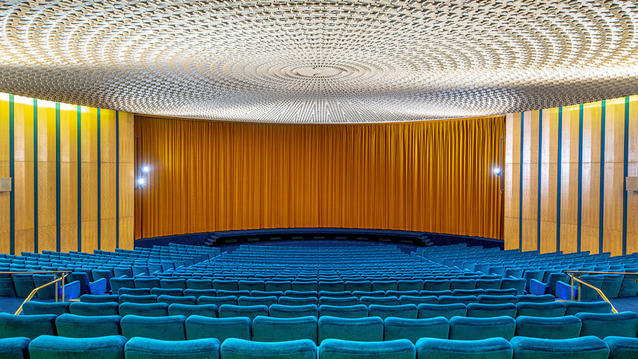 Les Champs-Élysées, une histoire de cinémas  