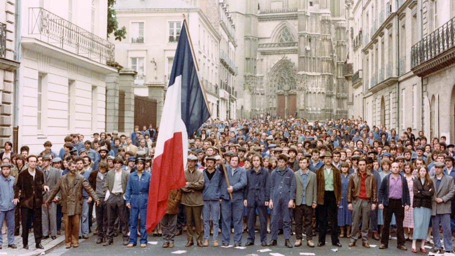 Une chambre en ville