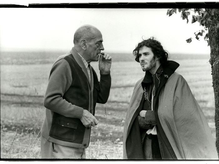 Avec Luis Buñuel sur le tournage de La Voie lactée, 1969. Photo de Jean Distinghin © D.R.