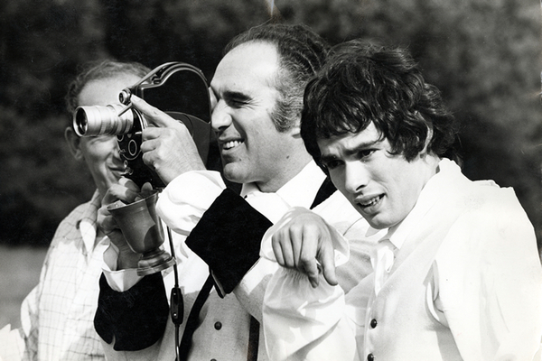 Avec Michel Piccoli sur le tournage de Benjamin ou les mémoires d’un puceau, fonds Michel Deville © Tous droits réservés