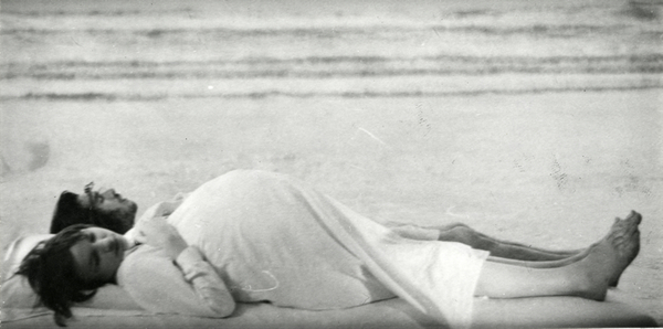 Avec Zouzou dans Le Lit de la Vierge (Philippe Garrel, 1969). Photo D.R. Avec Zouzou dans <em>Le Lit de la Vierge</em> (Philippe Garrel, 1969). Photo D.R.