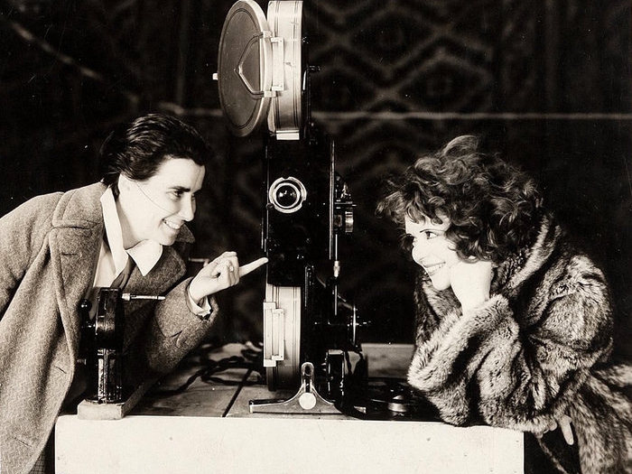 Dorothy Arzner et Clara Bow sur le tournage de The Wild Party (1929)