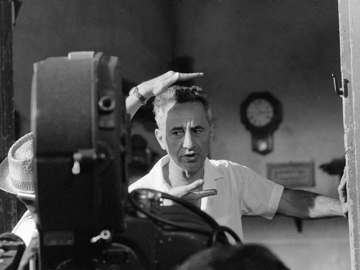 Elia Kazan sur le tournage d'America America - Photo Constantine Manos (1962)