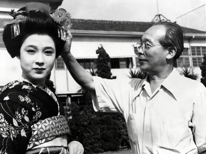 Mizoguchi sur le tournage de "La Fête de Gion" (1953)