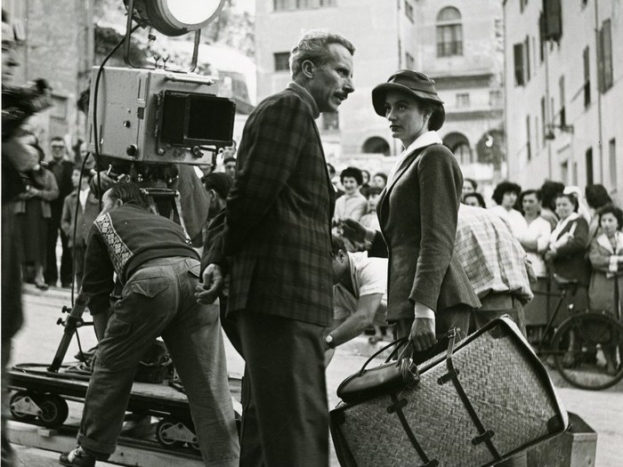 Jacques Becker et Anouk Aimée sur le tournage de Montparnasse 19