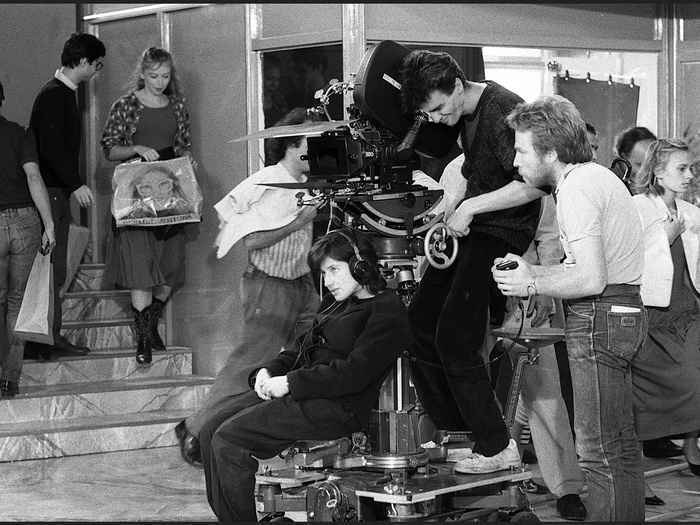 Chantal Akerman sur le tournage de Golden Eighties (photographie © Jean Ber – Fondation Chantal Akerman)