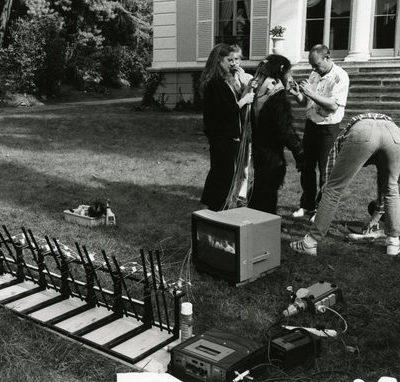 Photographie de tournage de « Max, mon amour » (Nagisa Oshima, 1985)