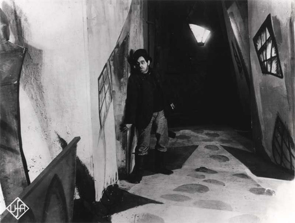 Photographie de plateau du Cabinet du Dr Caligari