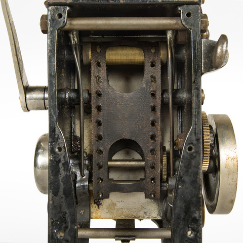 Projecteur de film 35 mm (AP-15-3051) - Collection - Catalogue des