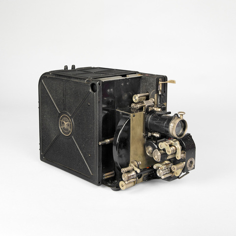 Projecteur de film 35 mm (AP-19-3355) - Collection - Catalogue des