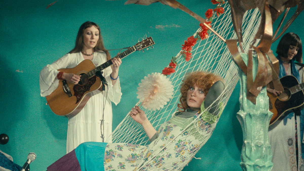 L'Une chante, l'autre pas (Agnès Varda, 1977) La Cinémathèque française