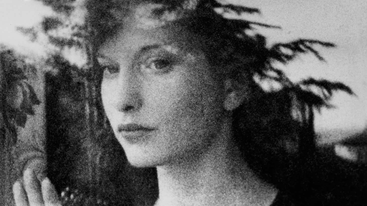 Meshes of the afternoon maya deren alexander hackenschmied 1943