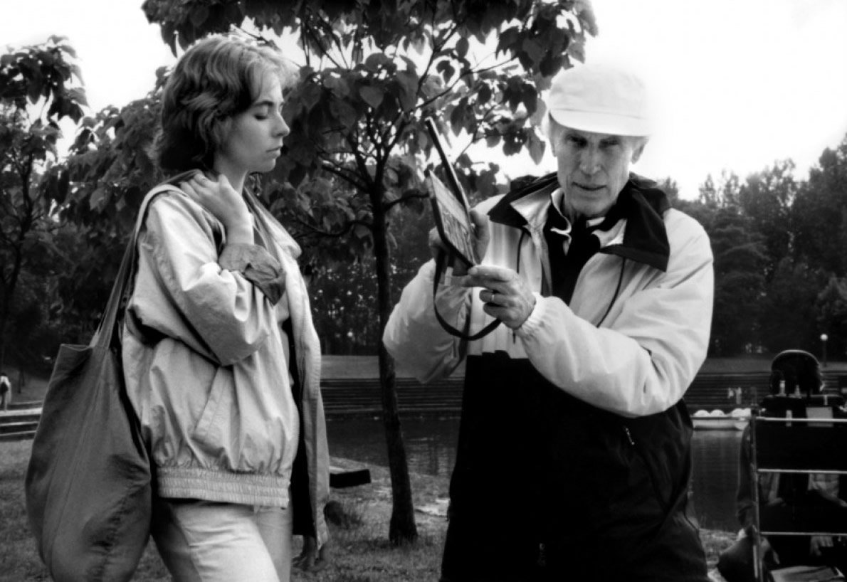 Eric Rohmer sur le tournage de L'Ami de mon amie