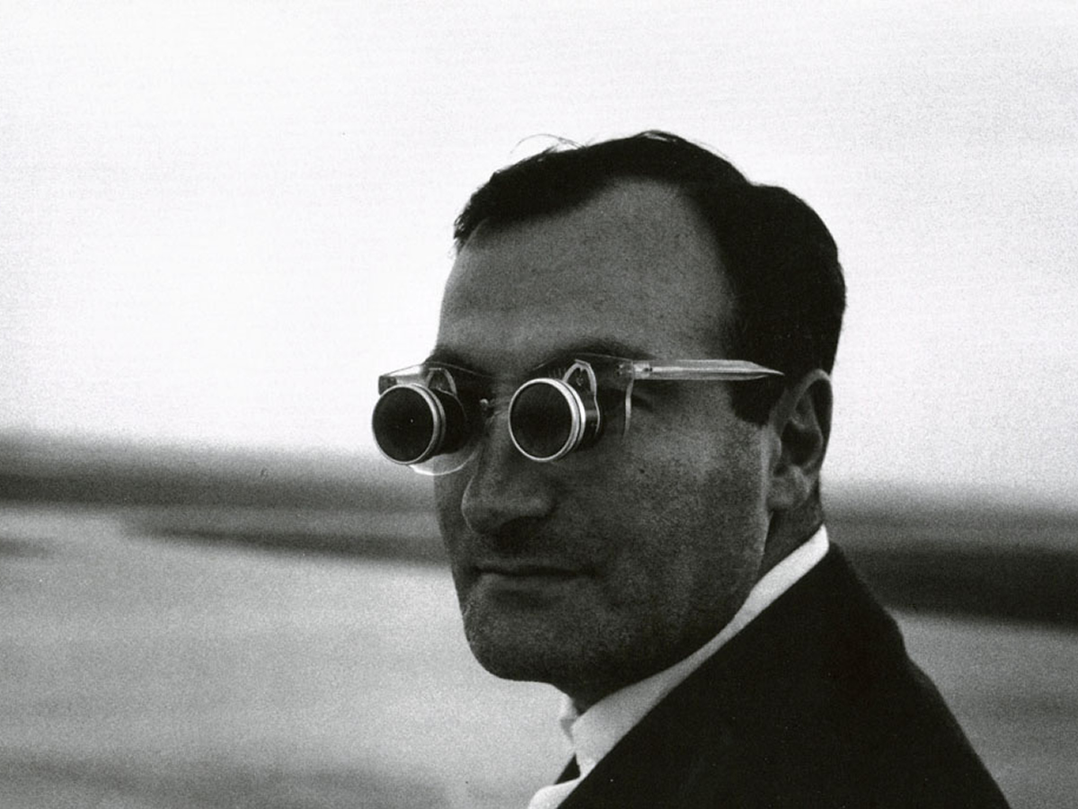Les lunettes-jumelles de « La Jetée » de Chris Marker - La Cinémathèque  française