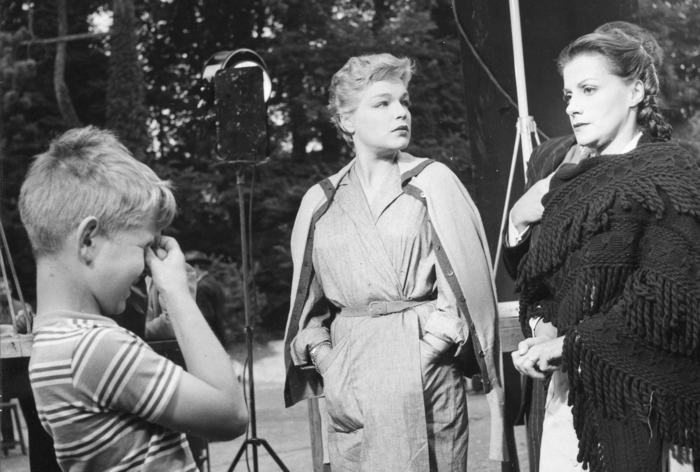 Simone Signoret et Véra Clouzot sur le tournage des Diaboliques